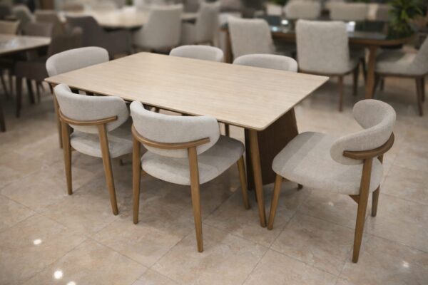 طاولات طعام