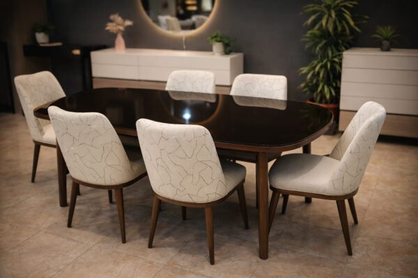 طاولات طعام